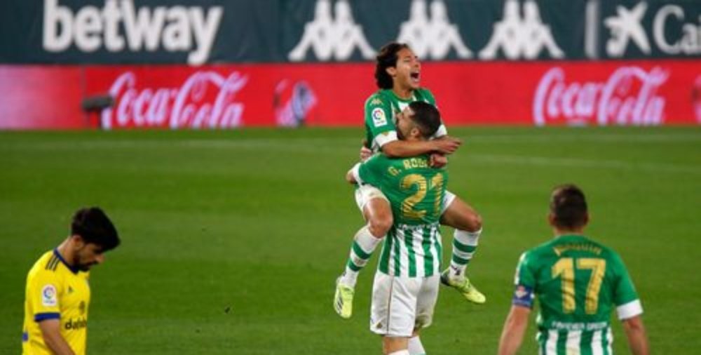 女王贝蒂斯队在客场战胜莱万特,士气大振,引发热议 女王贝蒂斯队在客场战胜莱万特,士气大振,引发热议